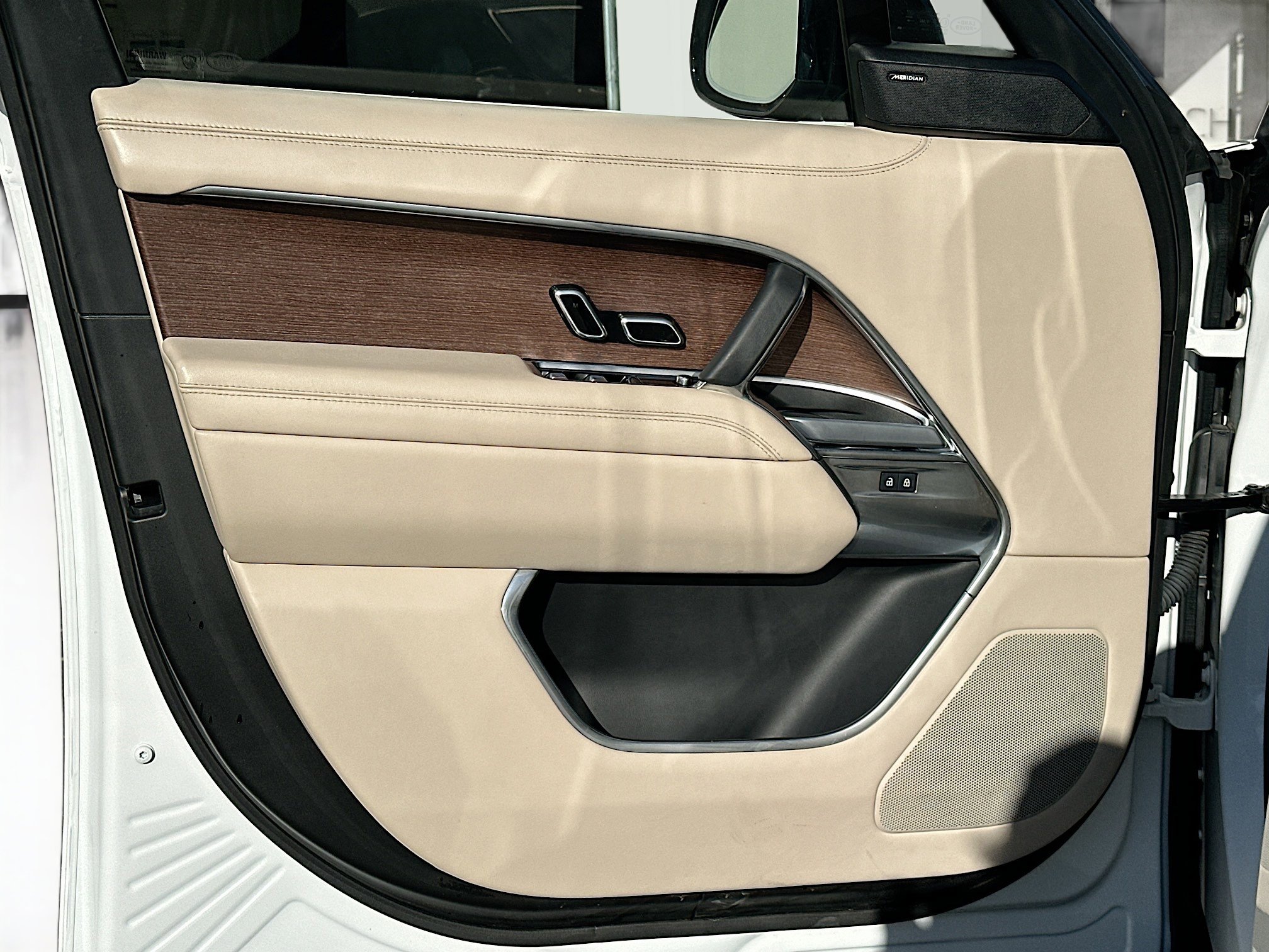 Used 2024 Land Rover Range Rover SE image 22