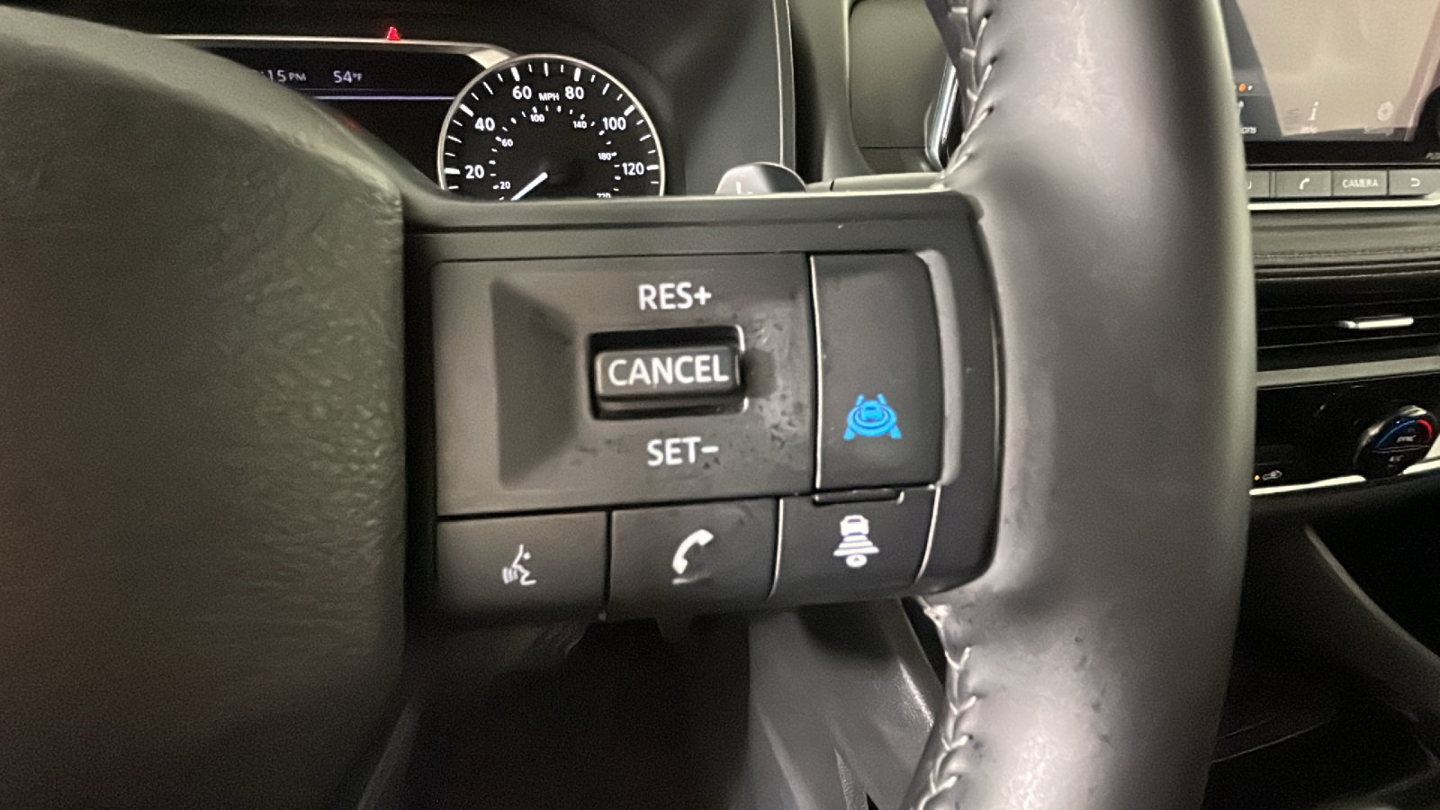 Used 2025 Nissan Rogue SV FWD image 19