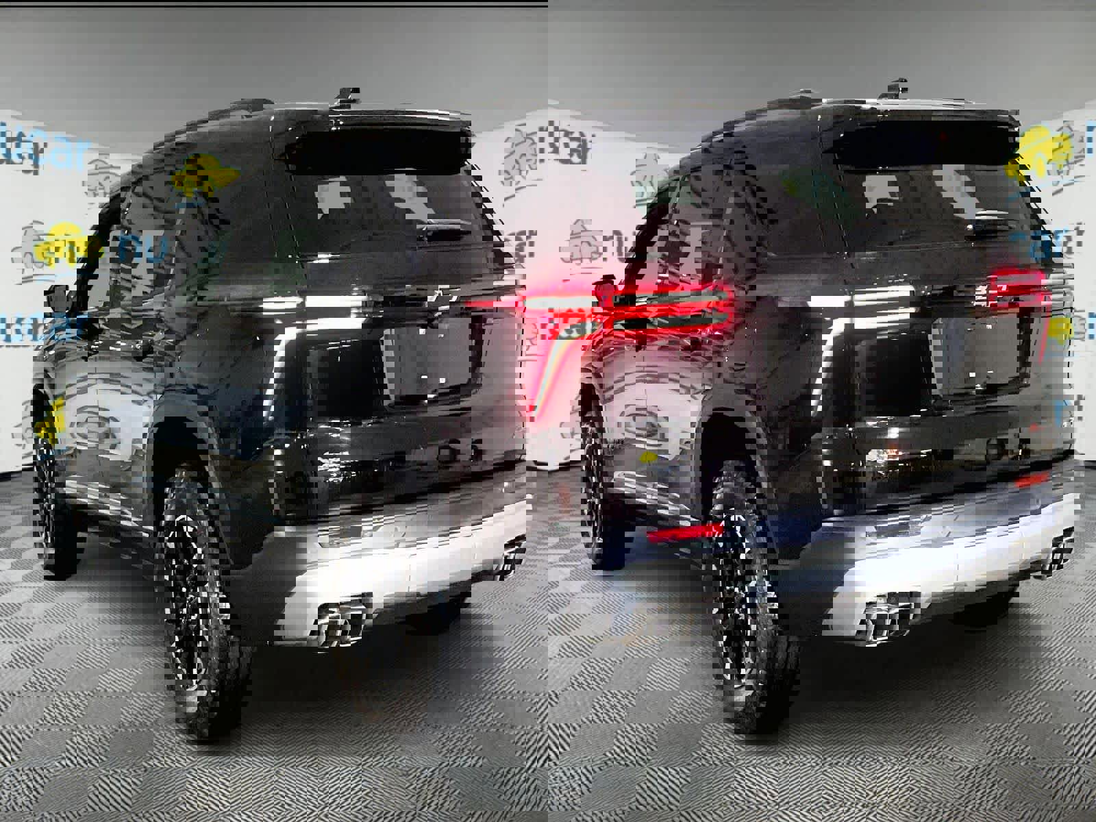 Used 2025 Chevrolet Traverse Z71 w/ Driver Confidence Package image 4