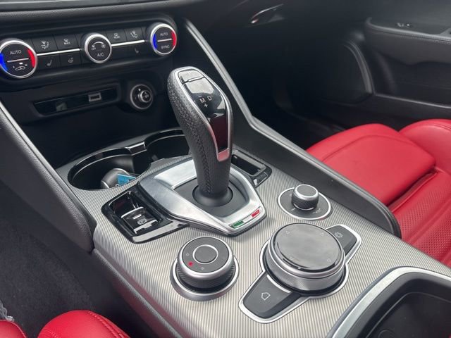 Used 2024 Alfa Romeo Giulia Veloce image 31