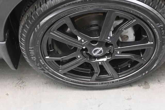 Used 2023 Nissan Kicks SR w/ SR Premium Package FWD image 30