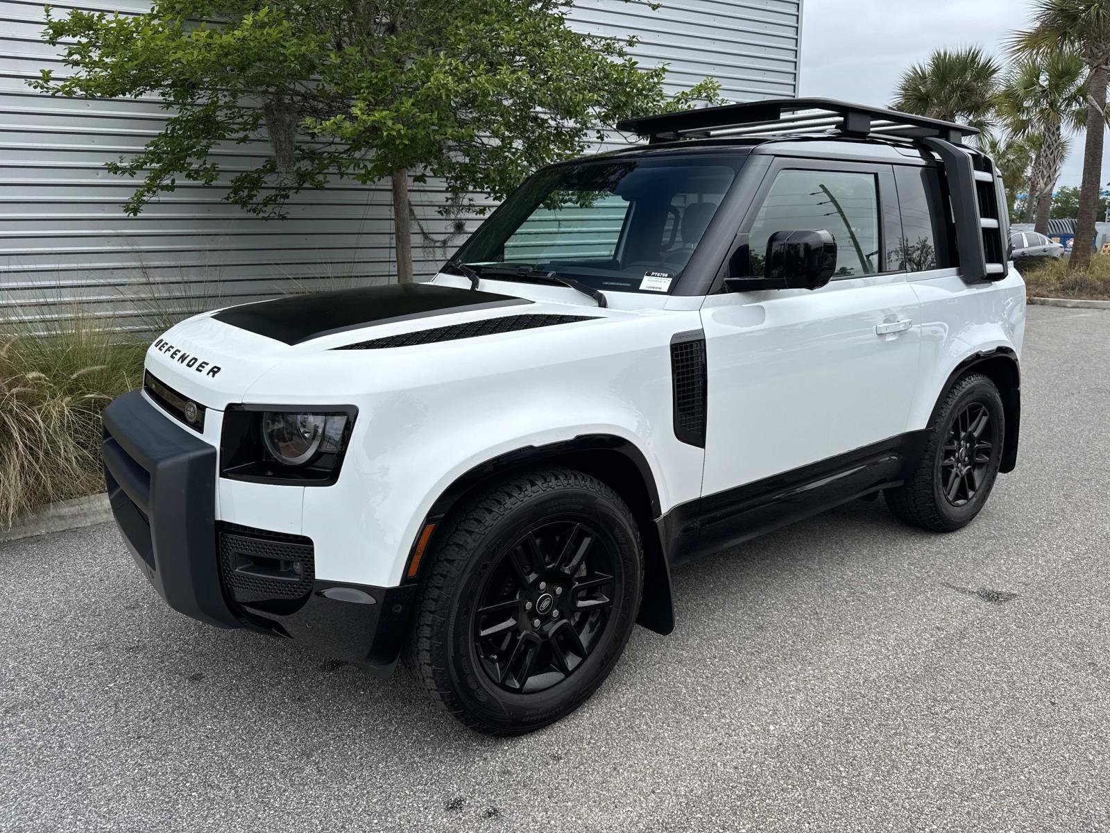 Used 2023 Land Rover Defender 90 X-Dynamic SE AWD/4WD image 1