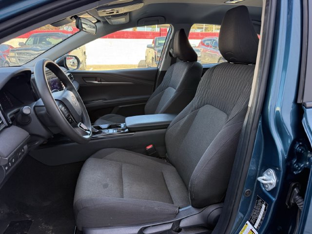 Used 2025 Toyota Camry LE FWD image 25