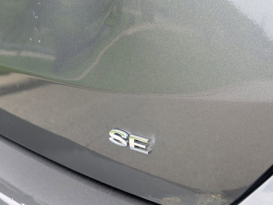 Used 2017 Ford Focus SE w/ Cold Weather Package FWD image 22