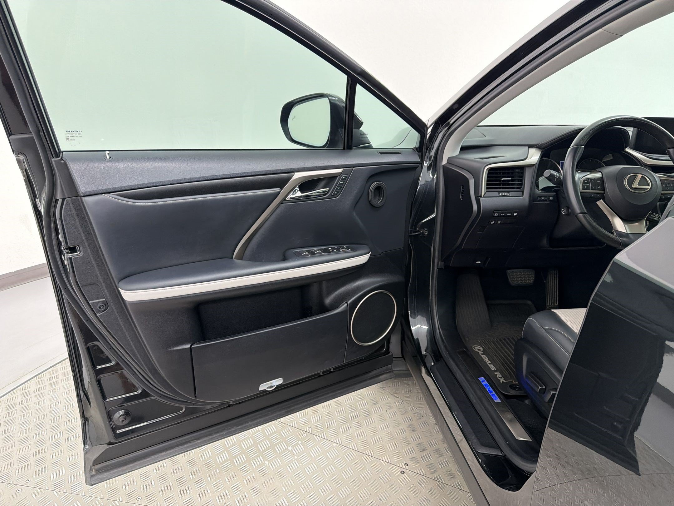 Certified 2022 Lexus RX 450h AWD w/ Special Edition image 5