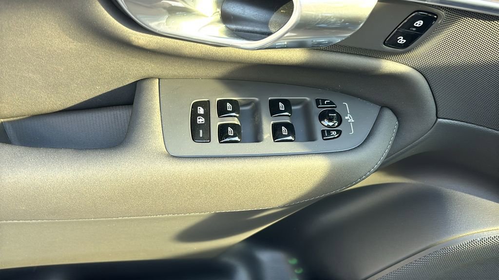 New 2026 Volvo XC90 B6 Plus image 11