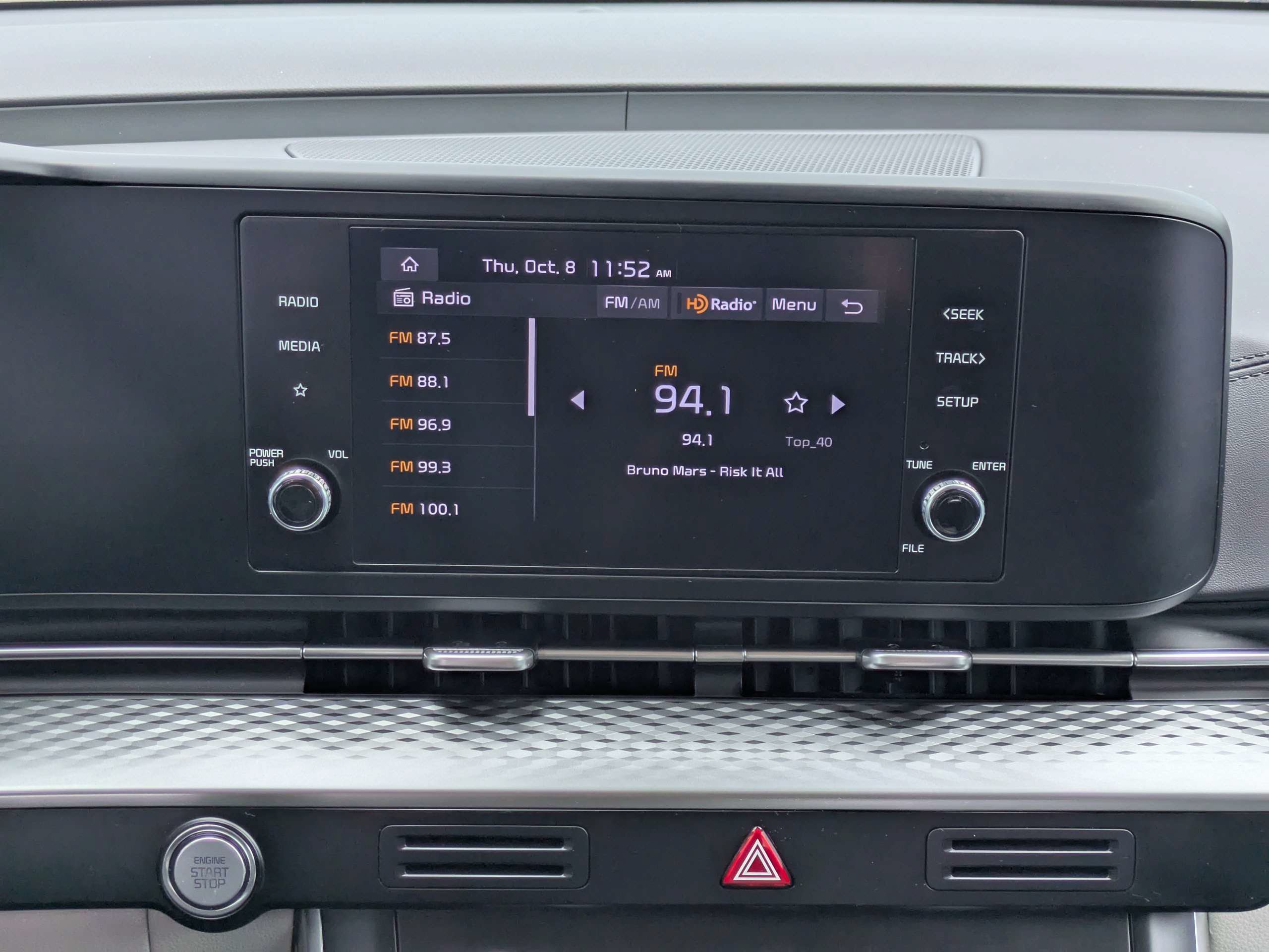 Certified 2024 Kia Carnival LX FWD image 18