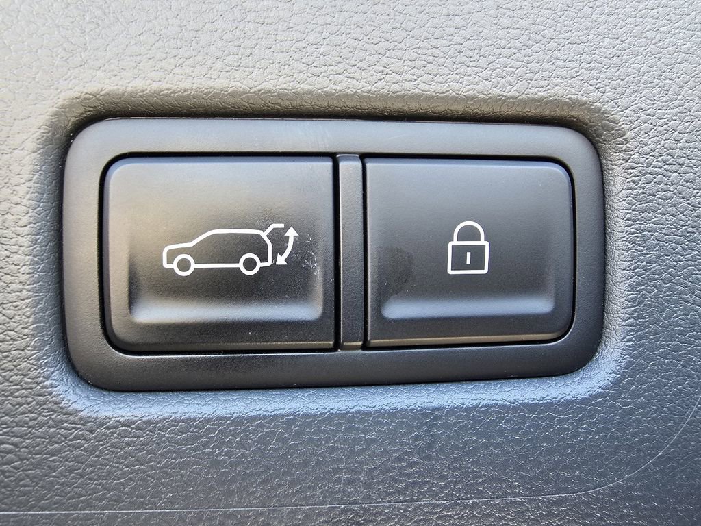 Used 2024 Hyundai Santa Fe Limited image 20