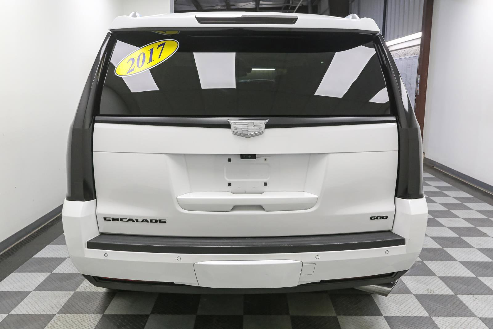 Used 2017 Cadillac Escalade Luxury image 10