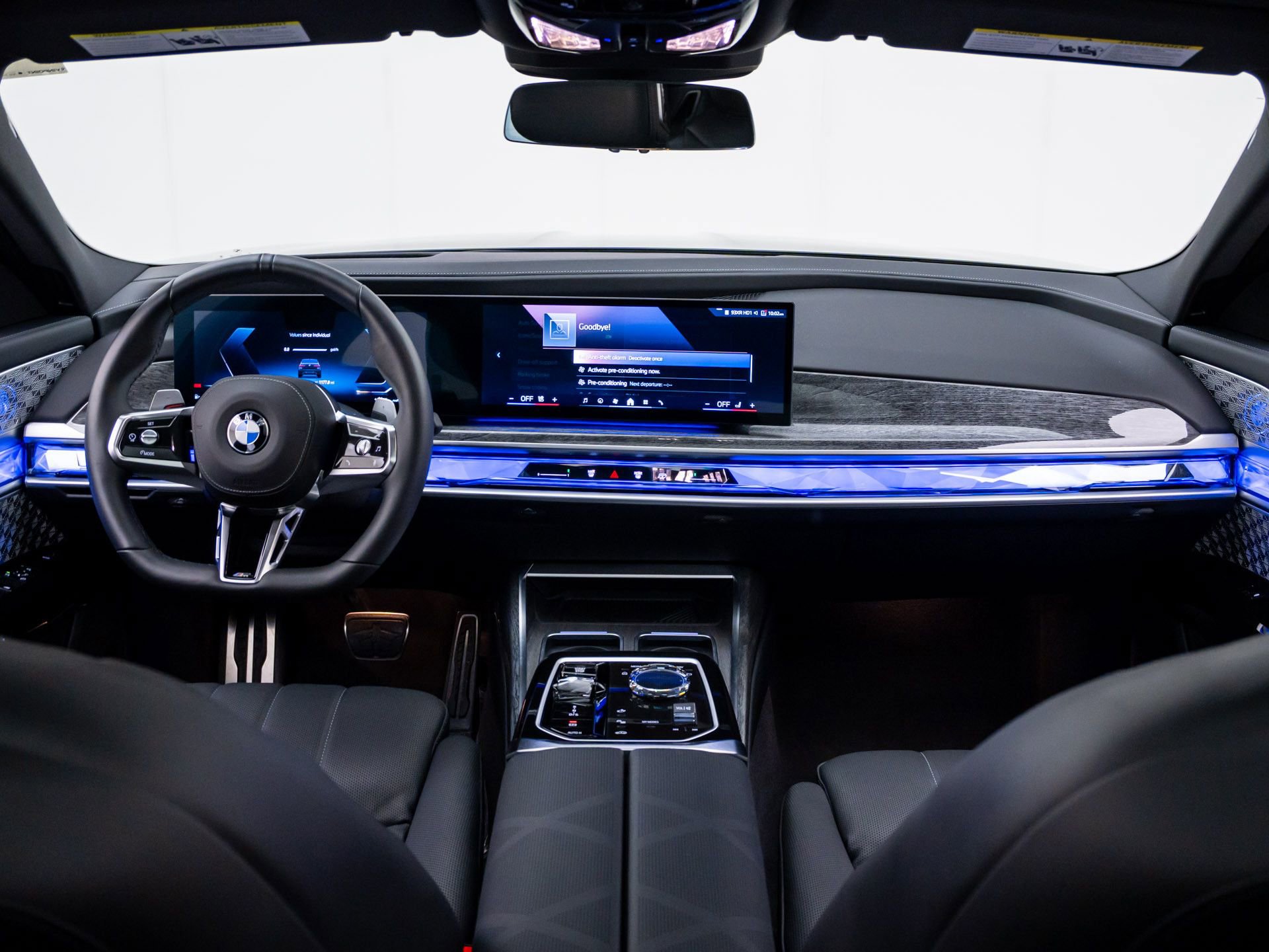 Certified 2024 BMW 760i xDrive w/ Luxury Rear Seating Package AWD/4WD image 10