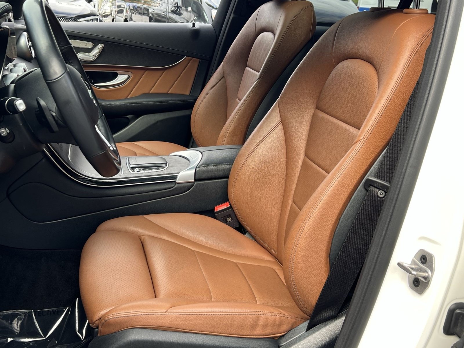 Used 2023 Mercedes-Benz GLC 300 4MATIC Coupe image 18