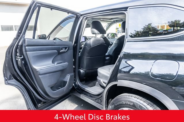 Used 2023 Toyota Highlander XLE AWD/4WD image 24