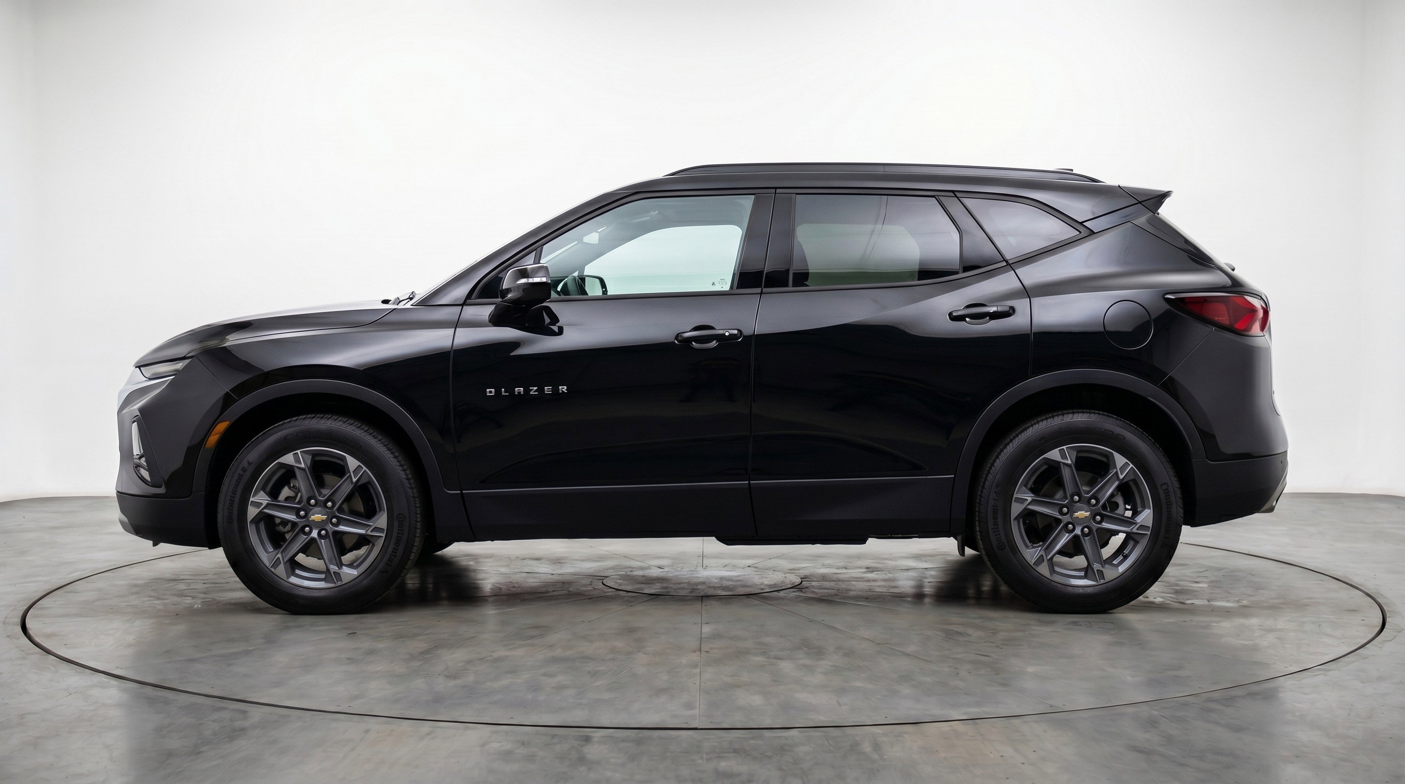 Used 2025 Chevrolet Blazer LT FWD image 5
