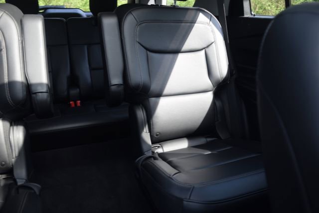 Used 2023 Ford Explorer XLT w/ Equipment Group 202A AWD/4WD image 17