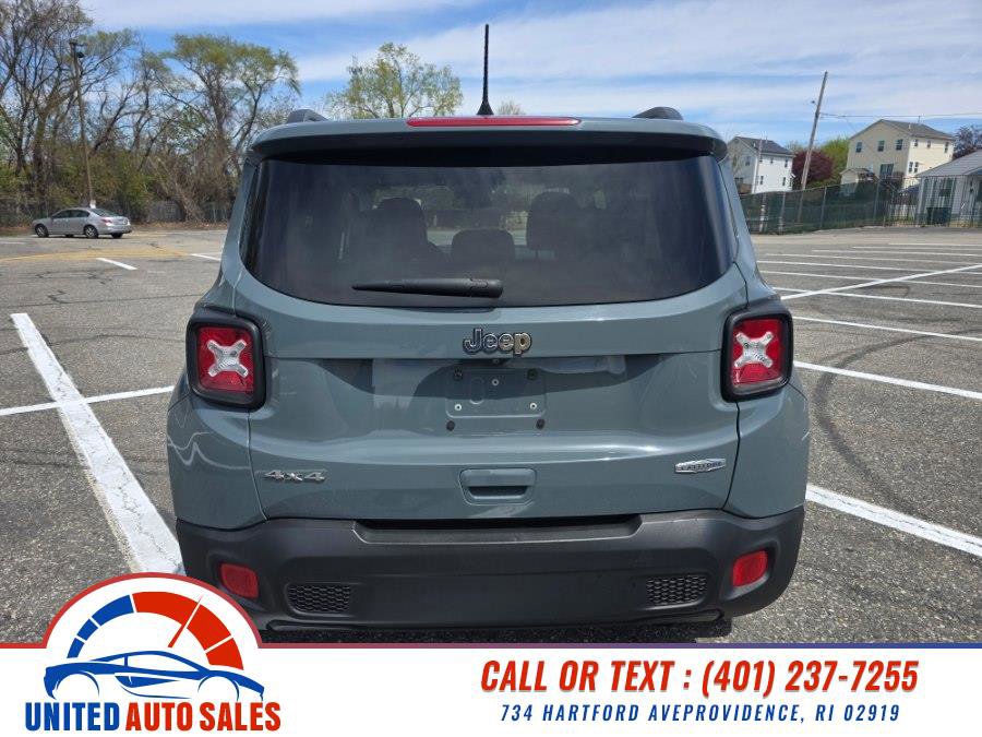 Used 2018 Jeep Renegade Latitude w/ Cold Weather Group AWD/4WD image 4