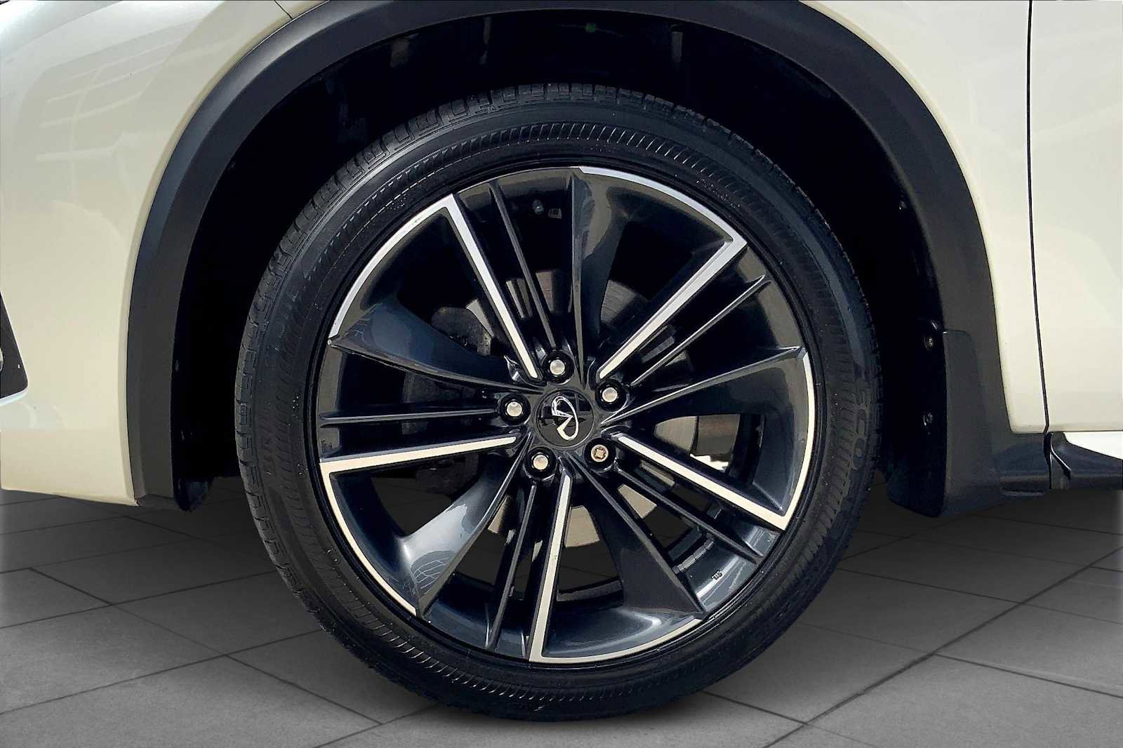 Used 2023 INFINITI QX55 Luxe w/ Cargo Package image 10