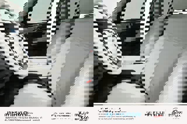 New 2025 Hyundai Santa Fe SE image 13