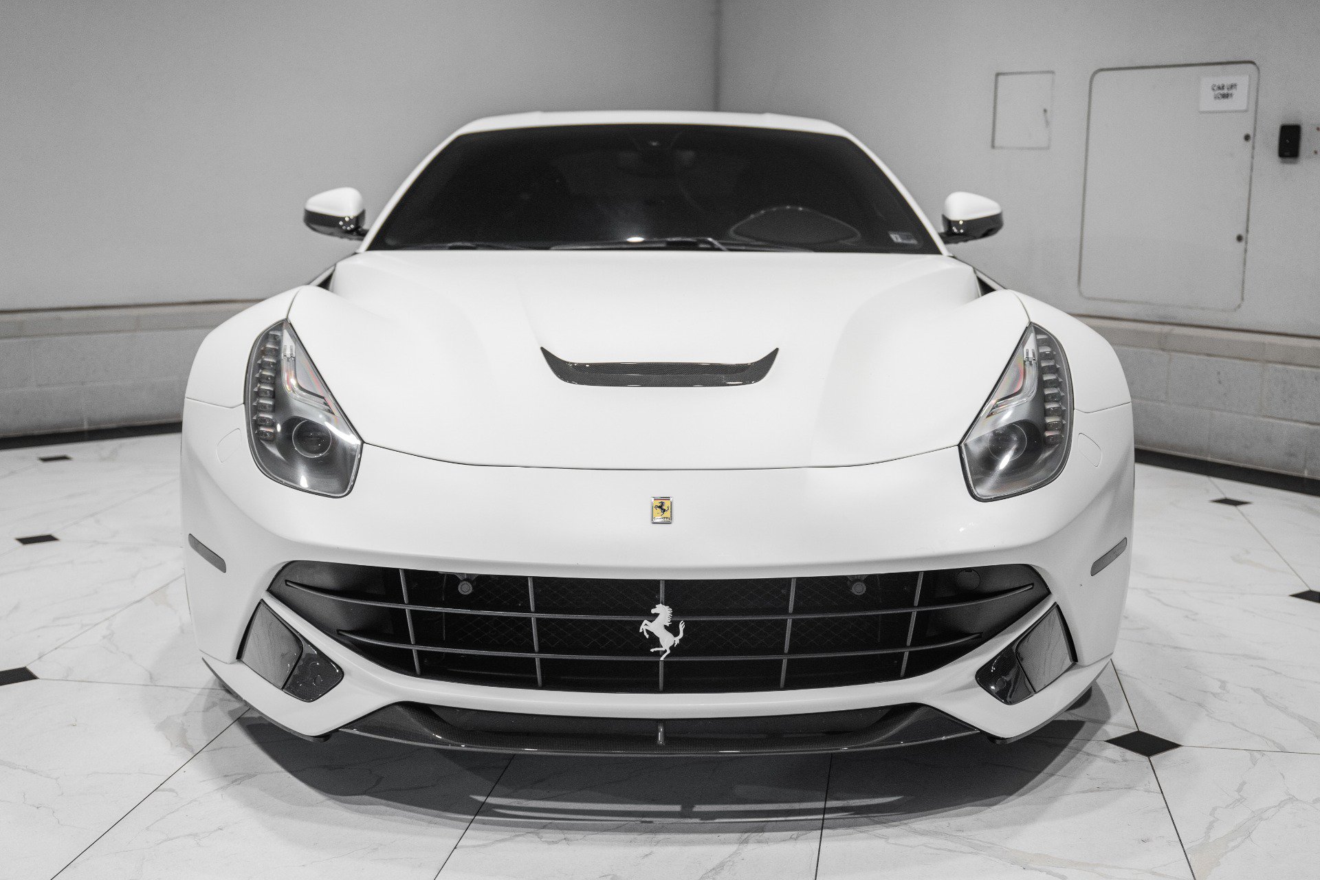 Used 2017 Ferrari F12 Berlinetta RWD image 4