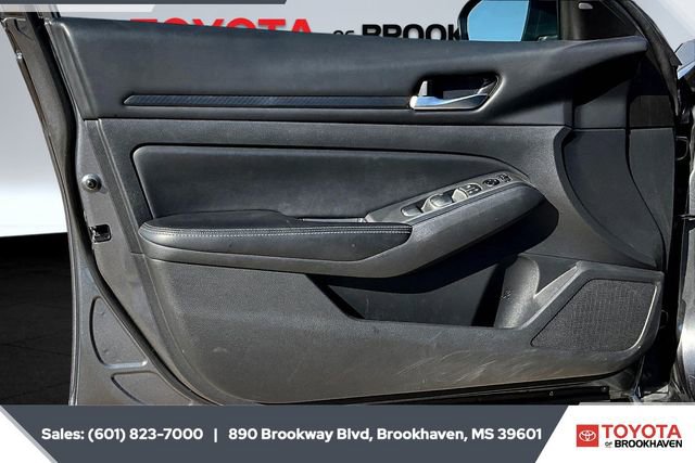 Used 2024 Nissan Altima 2.5 SV image 17