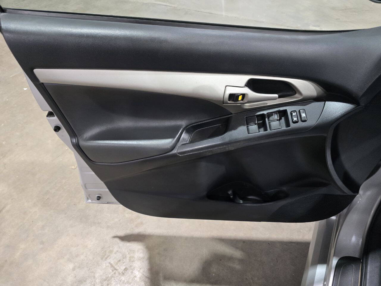 Used 2009 Pontiac Vibe GT FWD image 24