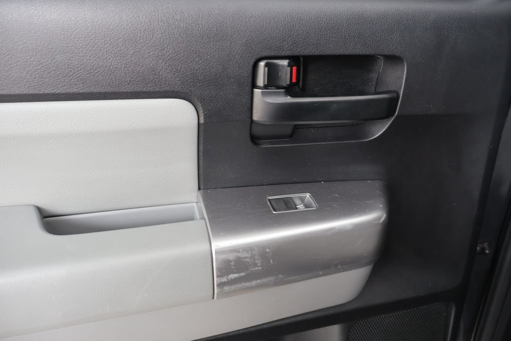 Used 2019 Toyota Sequoia SR5 AWD/4WD image 47