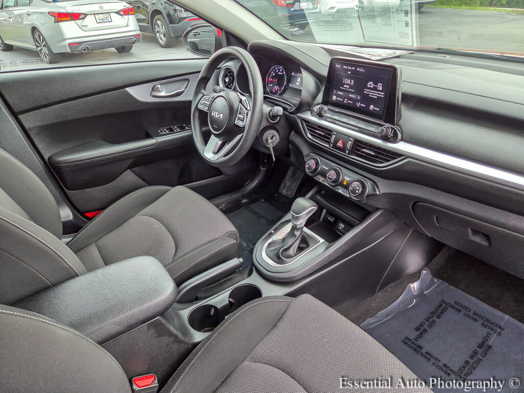 Used 2024 Kia Forte LXS w/ LXS Technology Package image 31