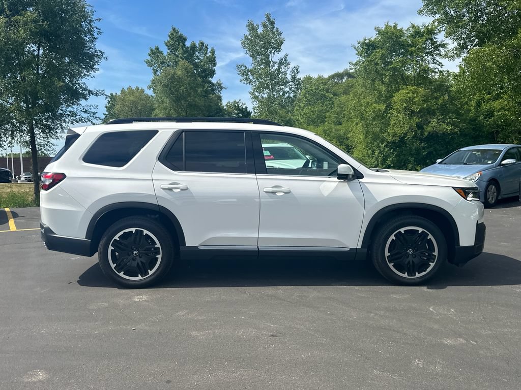 New 2026 Honda Pilot Touring image 6