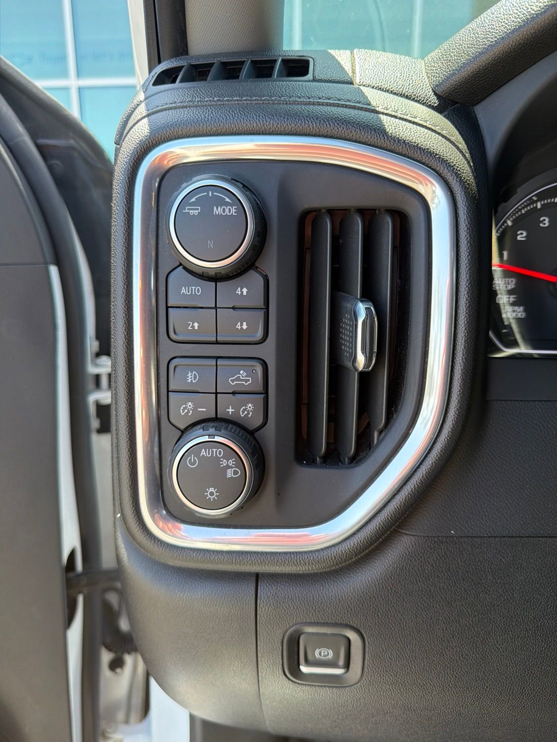 Used 2022 Chevrolet Silverado 1500 RST AWD/4WD image 14