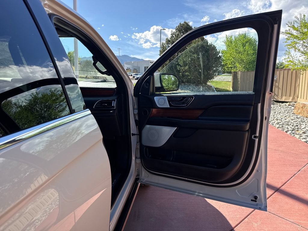 Certified 2021 Lincoln Navigator L Reserve AWD/4WD image 29