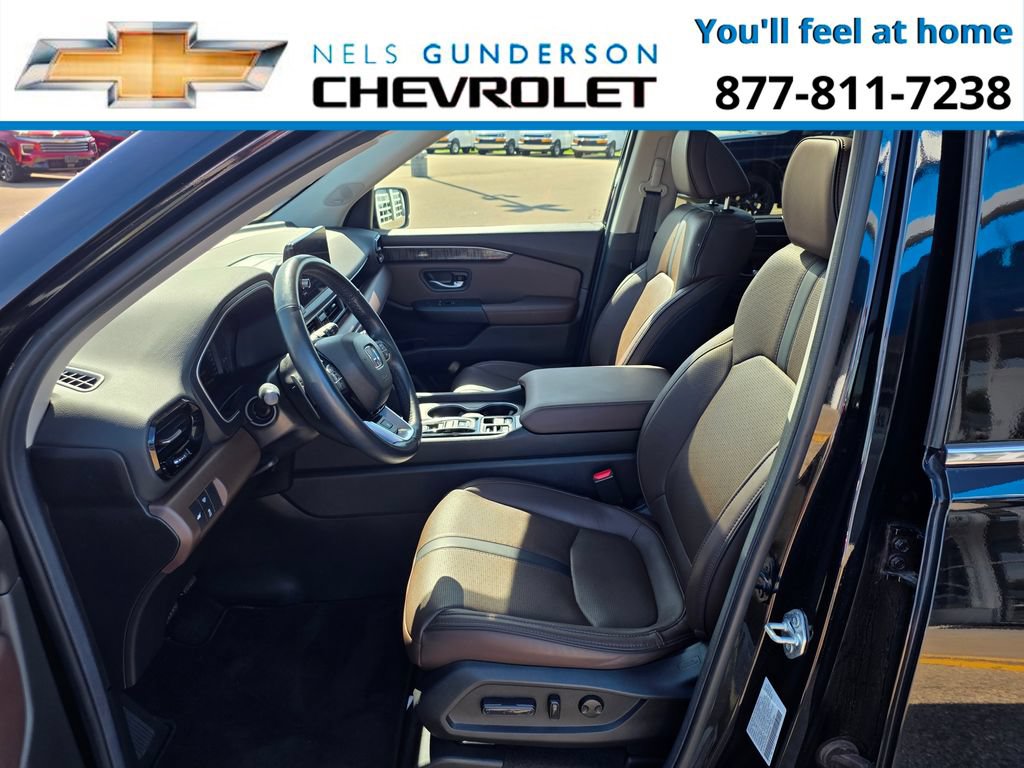 Used 2025 Honda Pilot Elite image 18