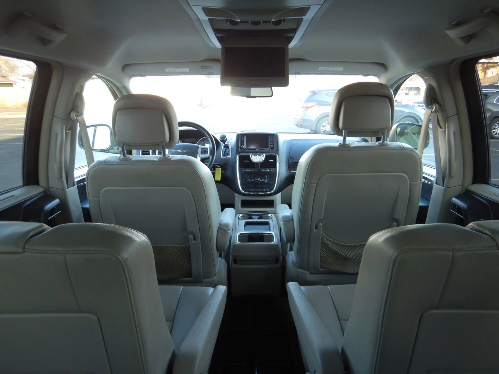 Used 2013 Chrysler Town & Country Touring image 24
