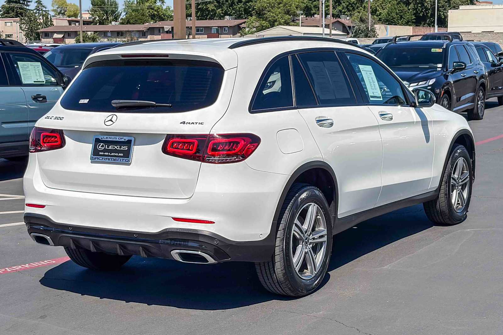 Used 2022 Mercedes-Benz GLC 300 4MATIC image 4