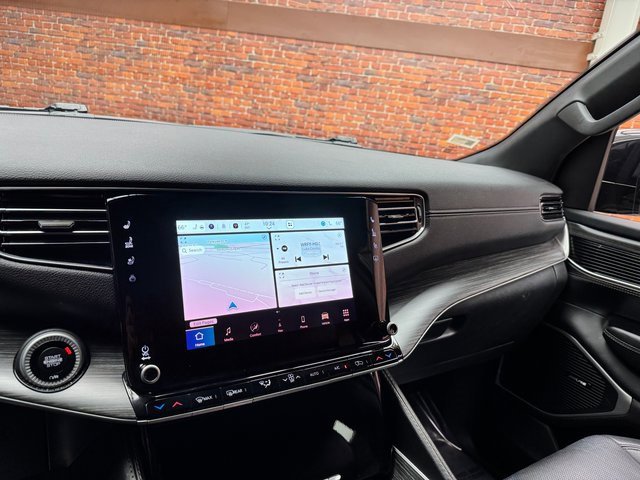 Used 2024 Jeep Wagoneer L Series II w/ Flexible Seating Group image 17