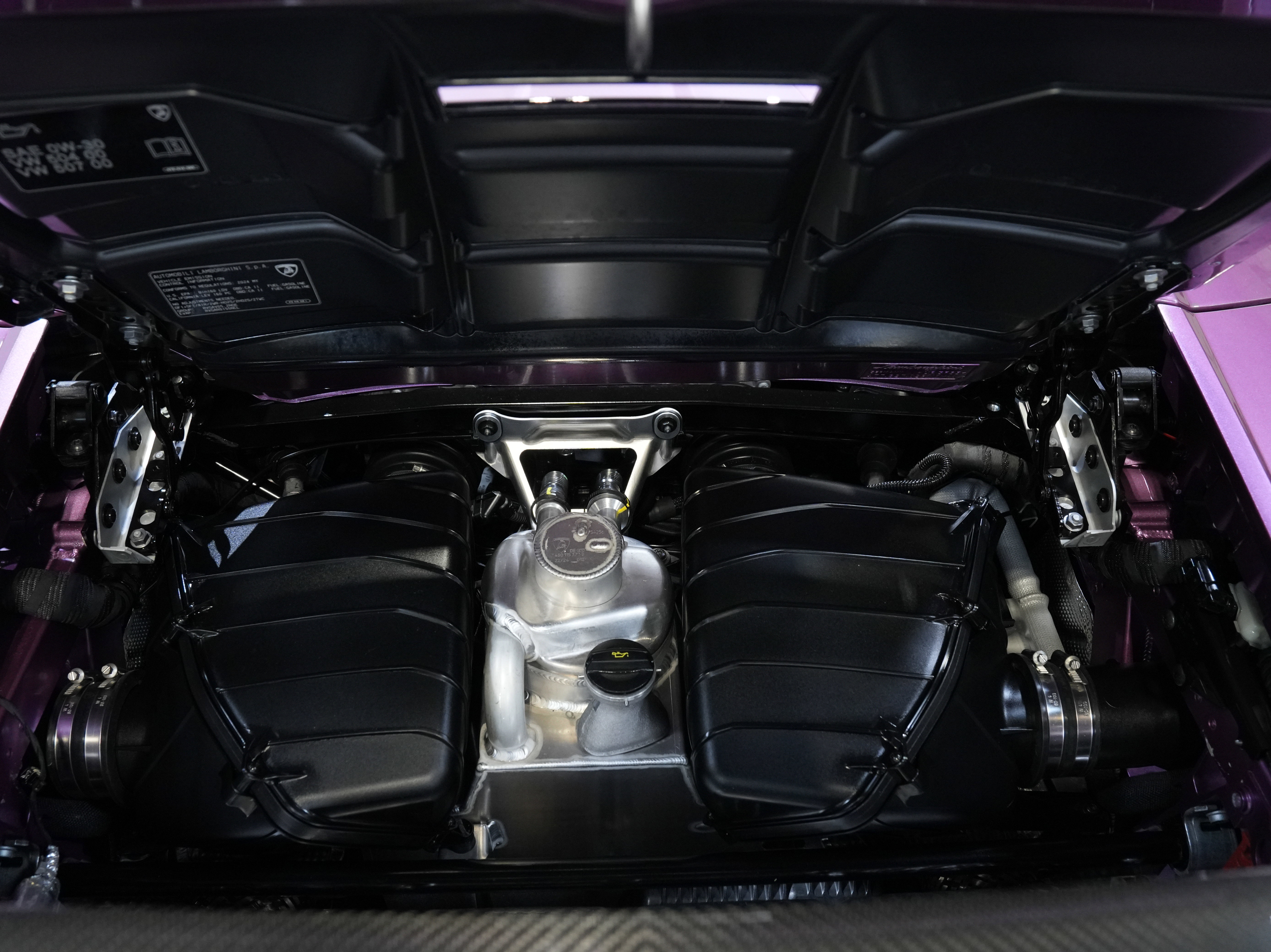 Used 2024 Lamborghini Huracan EVO image 65