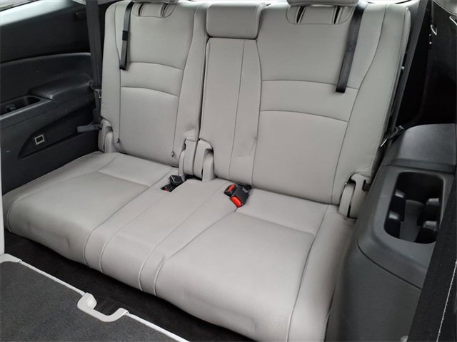 Used 2016 Honda Pilot Touring image 12