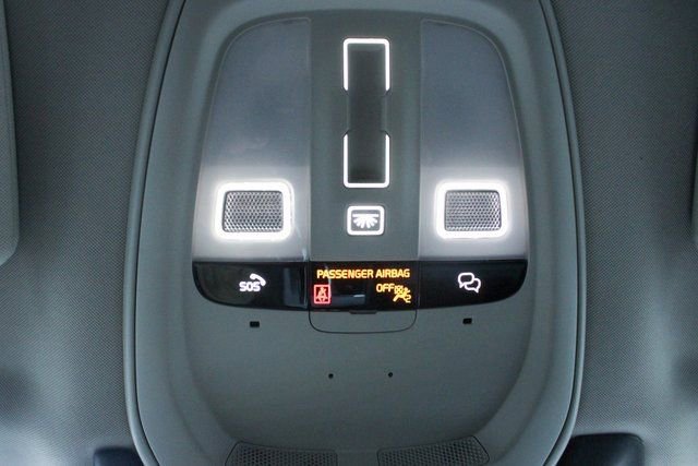 Used 2025 Volvo XC90 B5 Core image 24