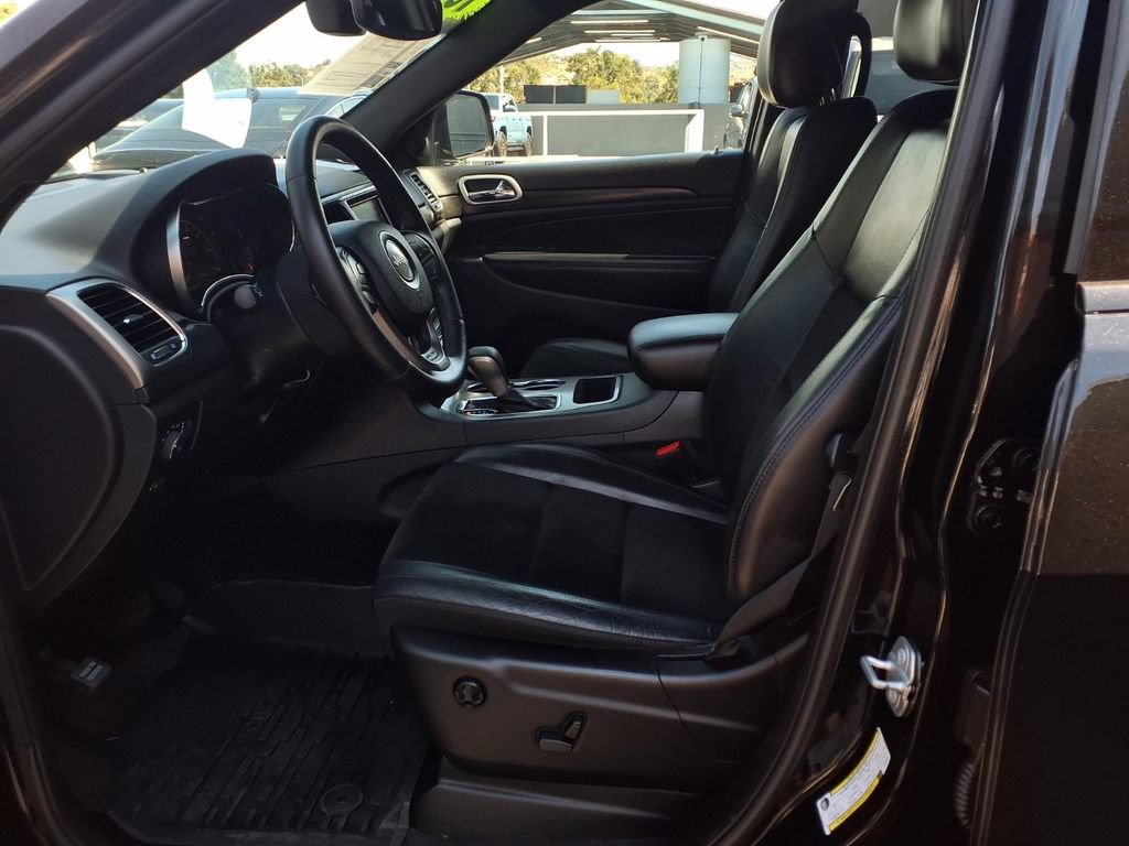 Used 2018 Jeep Grand Cherokee Altitude RWD image 17