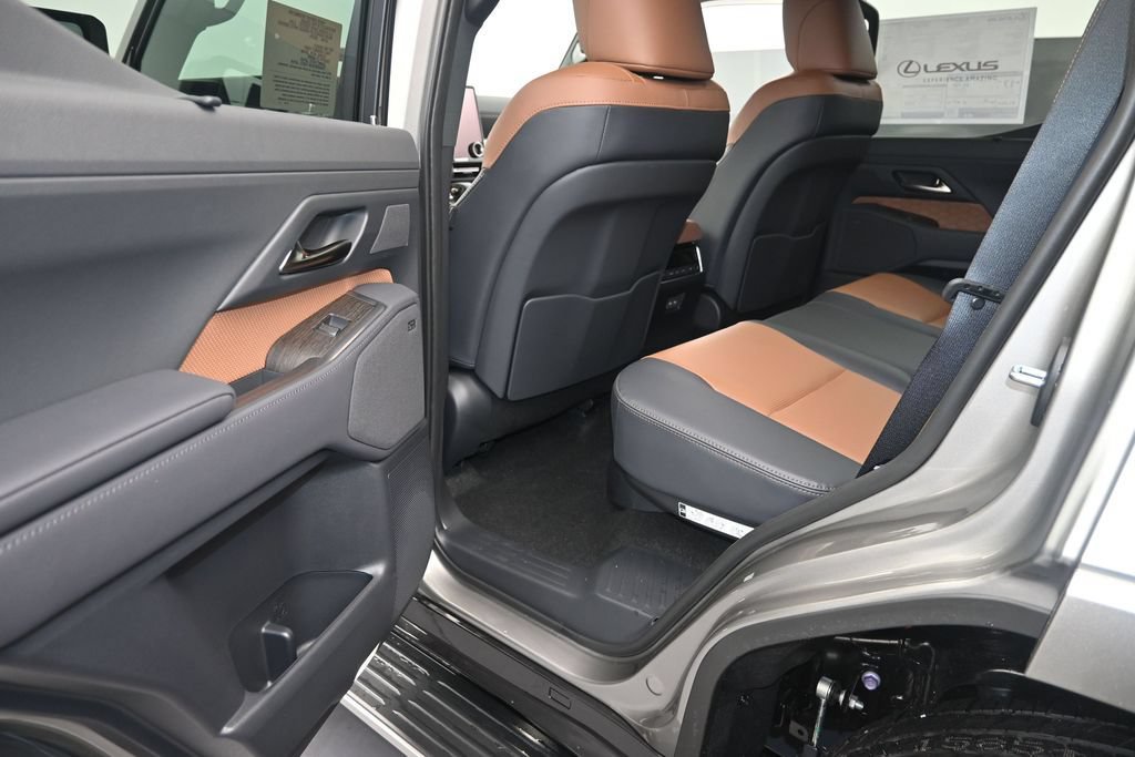 New 2026 Lexus GX 550 w/ Accessory Package (2T) AWD/4WD image 12