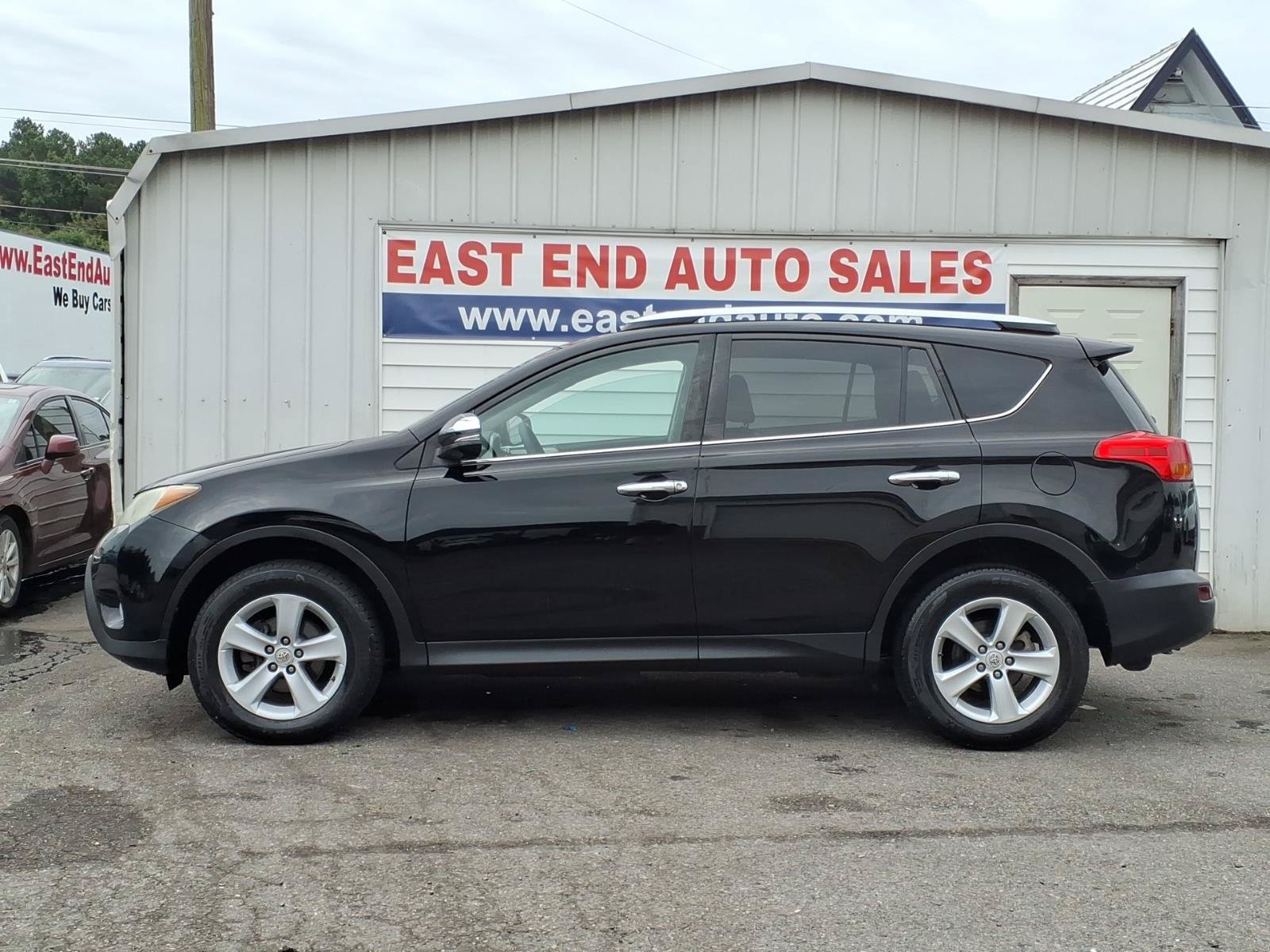 Used 2013 Toyota RAV4 XLE AWD/4WD image 2