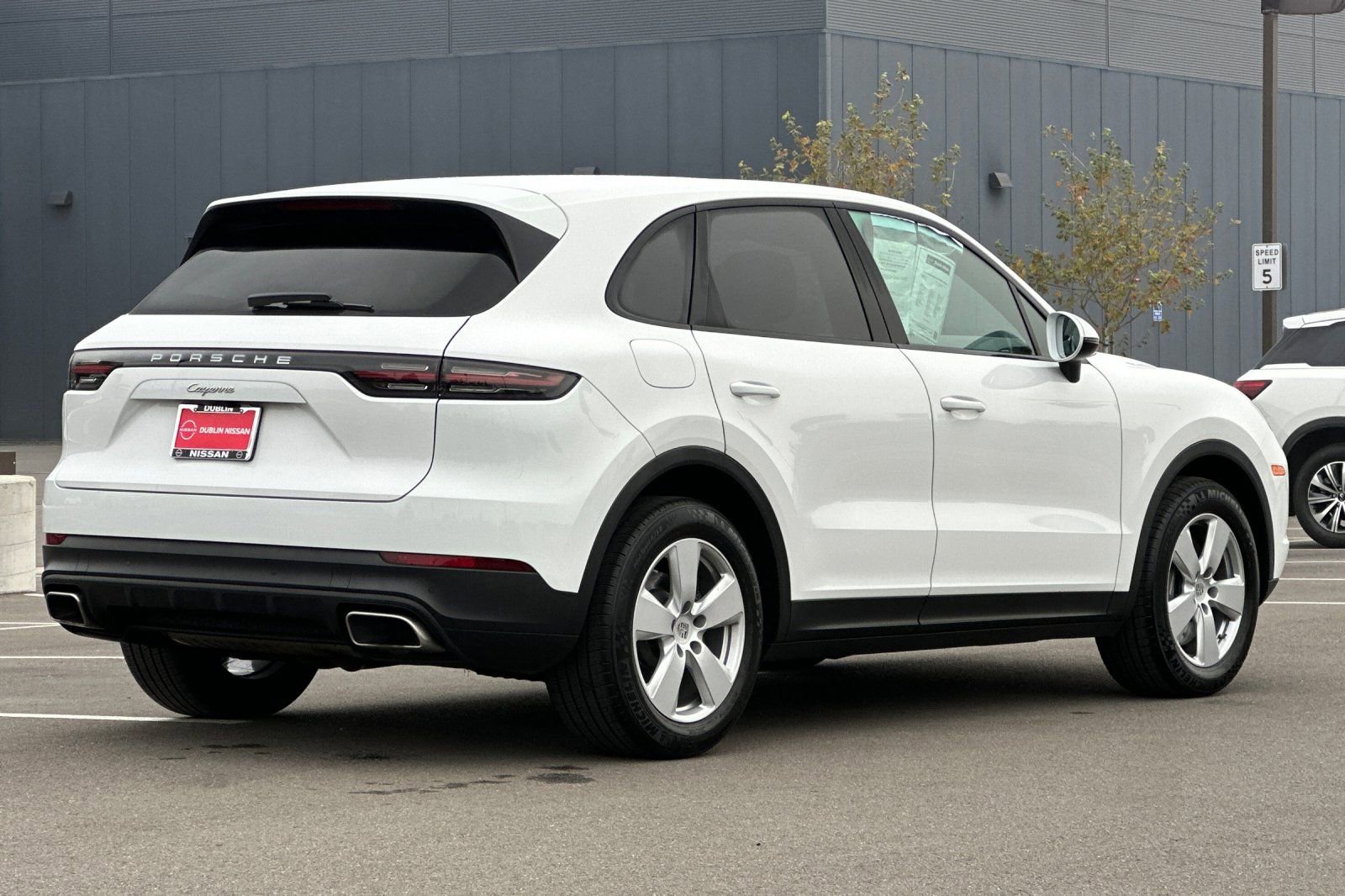 Used 2023 Porsche Cayenne image 4