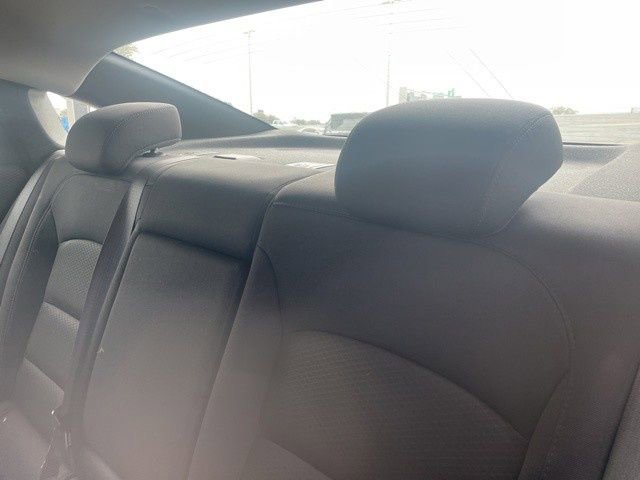 Used 2025 Chevrolet Malibu LT image 7