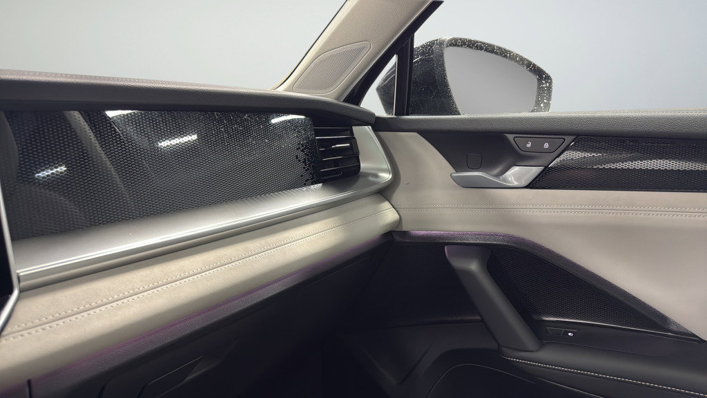 New 2026 Volkswagen Tiguan SE image 29