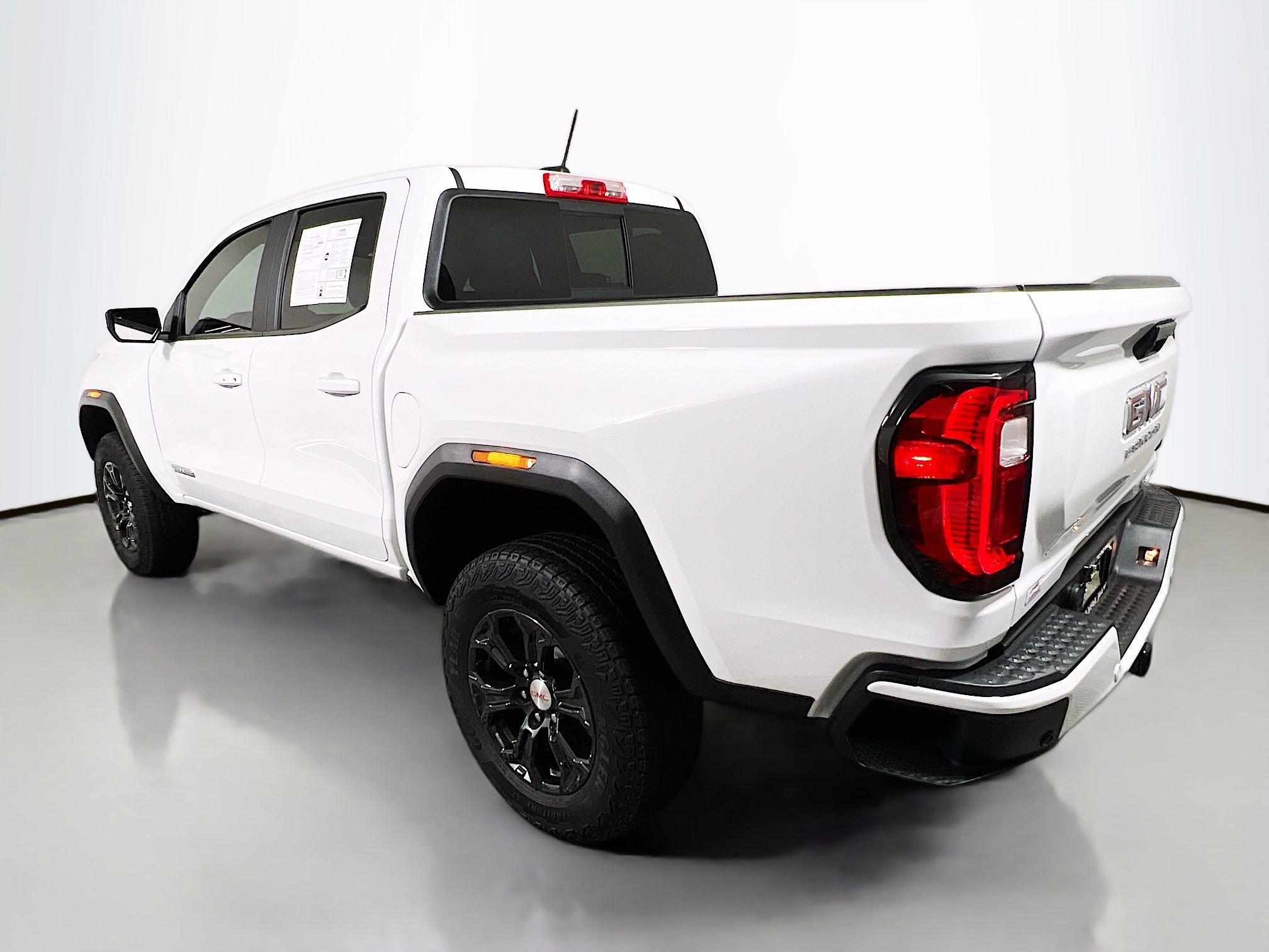 Used 2024 GMC Canyon Elevation w/ Elevation Premium Package image 6