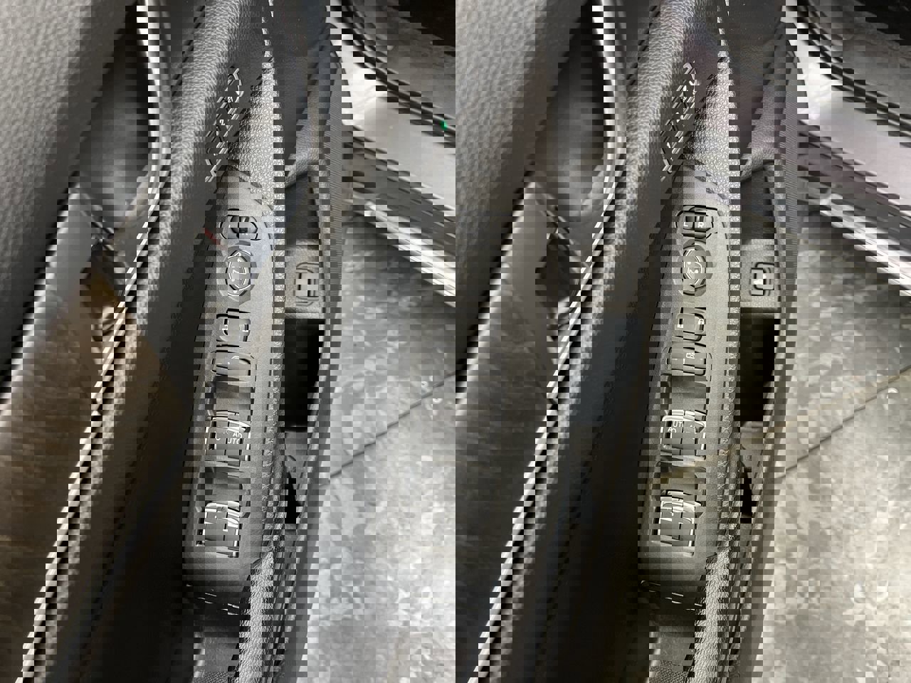 Used 2018 Honda Accord Touring image 9