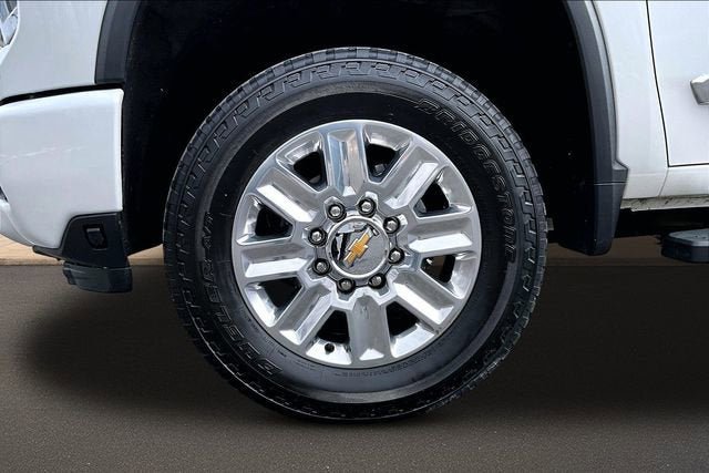 Used 2024 Chevrolet Silverado 2500 High Country w/ Technology Package AWD/4WD image 8