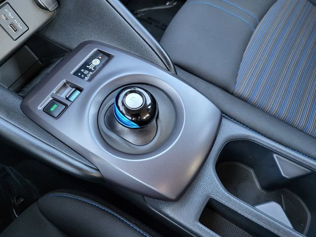 Used 2025 Nissan Leaf S image 10