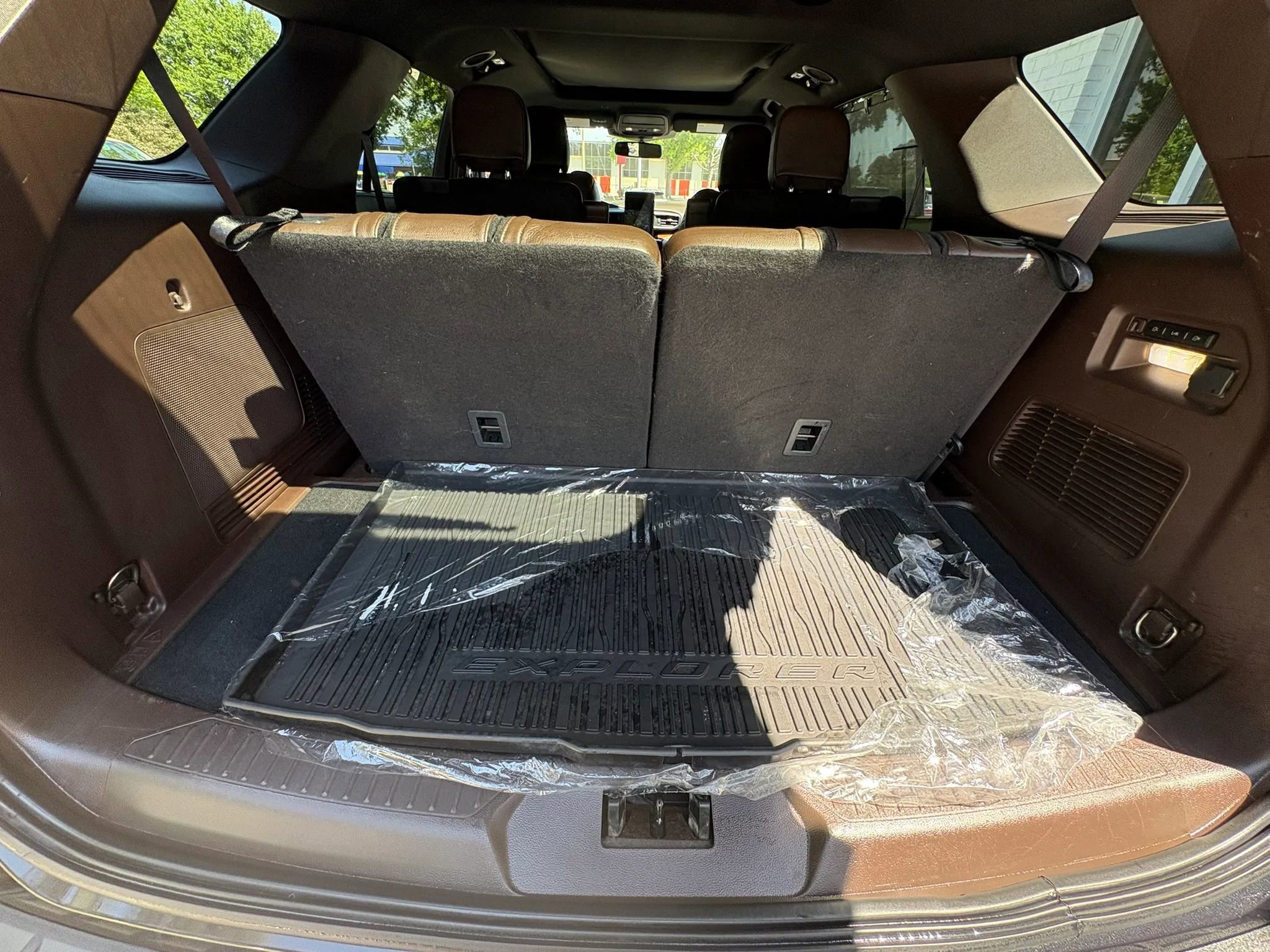 Used 2021 Ford Explorer King Ranch w/ Premium Technology Package AWD/4WD image 24