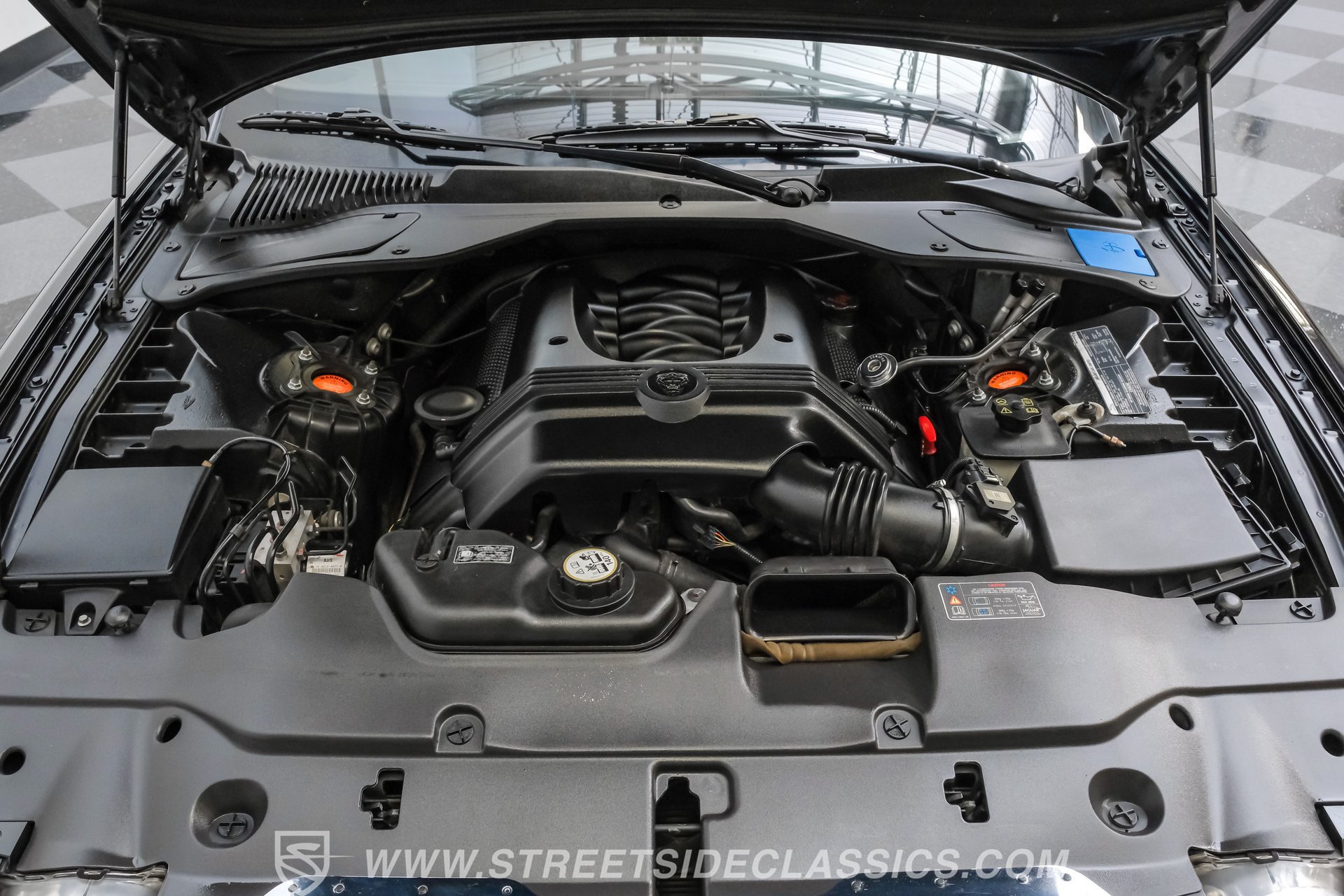 Used 2007 Jaguar XJ8 L RWD image 3