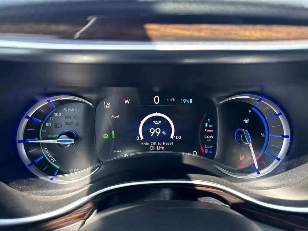 Certified 2023 Chrysler Pacifica Pinnacle FWD image 21