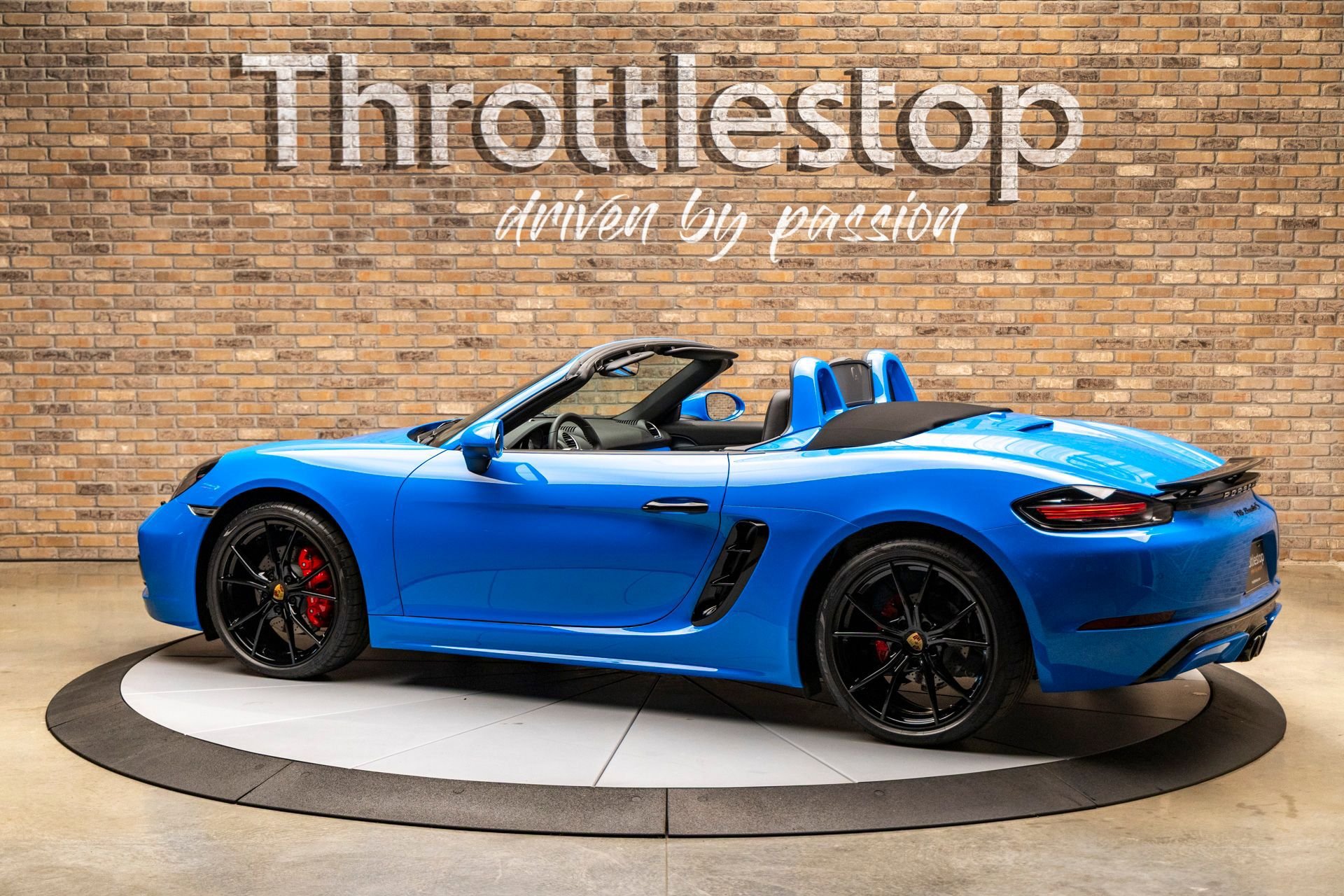 Used 2024 Porsche 718 Boxster S image 11